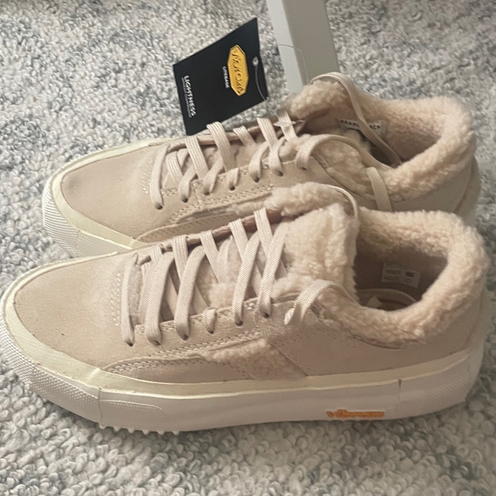 NWT Brandblack Beige Suede Low-Top Sneakers with Sherpa Lining